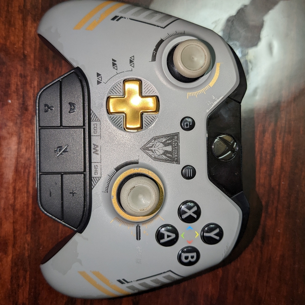 Xbox One Limited Edition COD Advance Warfare controller